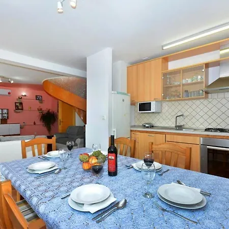 Holiday House House Nevenka Holiday home Kastela
